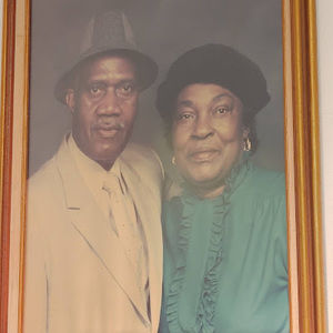 Meet your Posher, Lenora